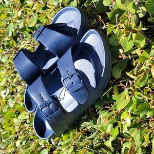 Sonoma Goods for Life Men's Navy Blue Sandals